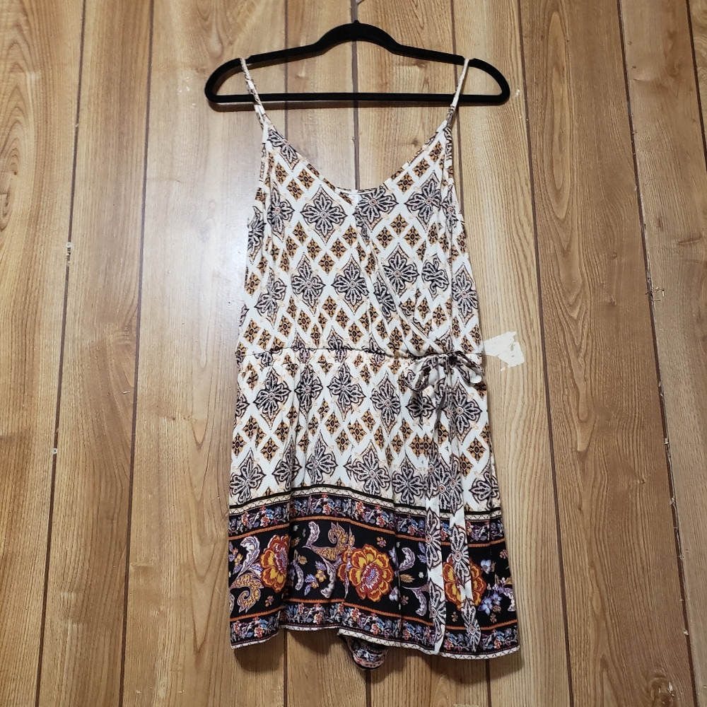 Xhilaration Romper Ivory Mixed Print Faux Wrap Neck Spaghetti Straps Pockets Sm